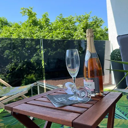 Designapartment Blue Sky -55m2-free Parking & Wifi Apartment